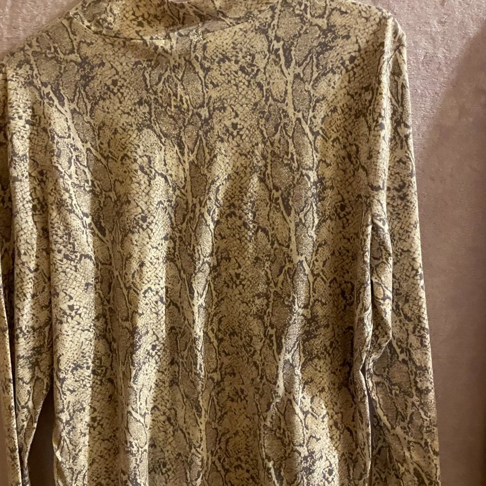 Evereve Ray Snakeskin Turtleneck long sleeve shirt
